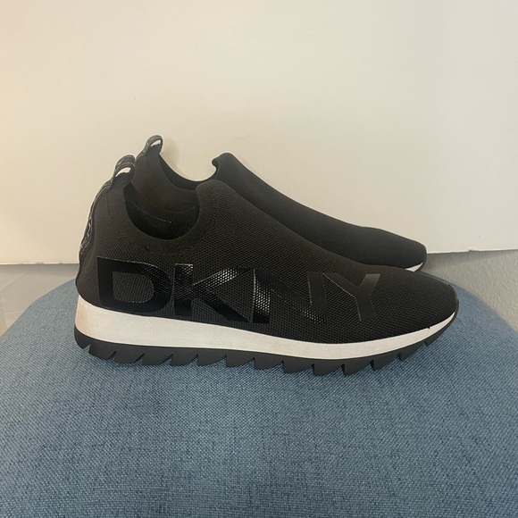 DKNY AZER Slip on Sneaker size 10 in Women - Picture 6 of 8